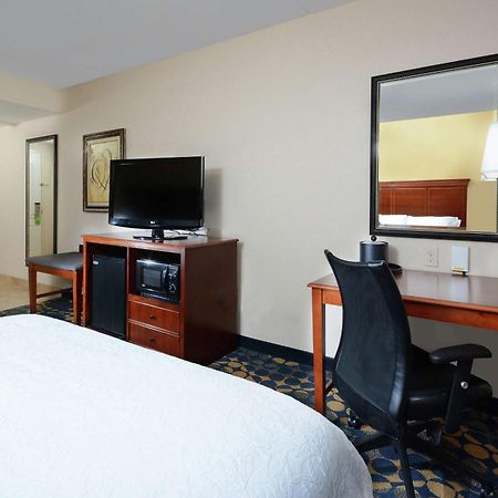 Hampton Inn & Suites Huntersville Exterior foto
